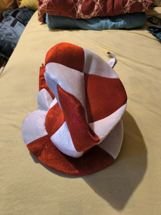 Карнавальная шляпа с колокольчиками объем 57 см