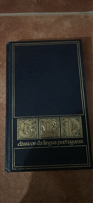 Vende se livro ja um pouco antigo