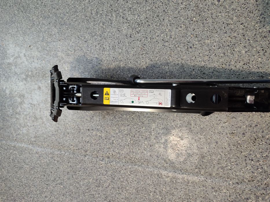 Домкрат Порш Кайен Макан Porsche Cayenne Macan