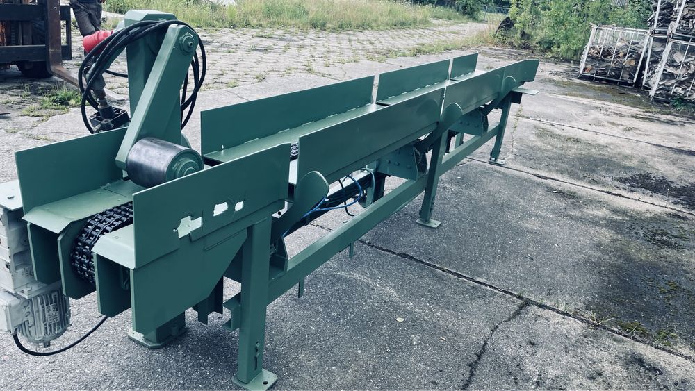 Podajnik centrujacy do wielopily  centrownik