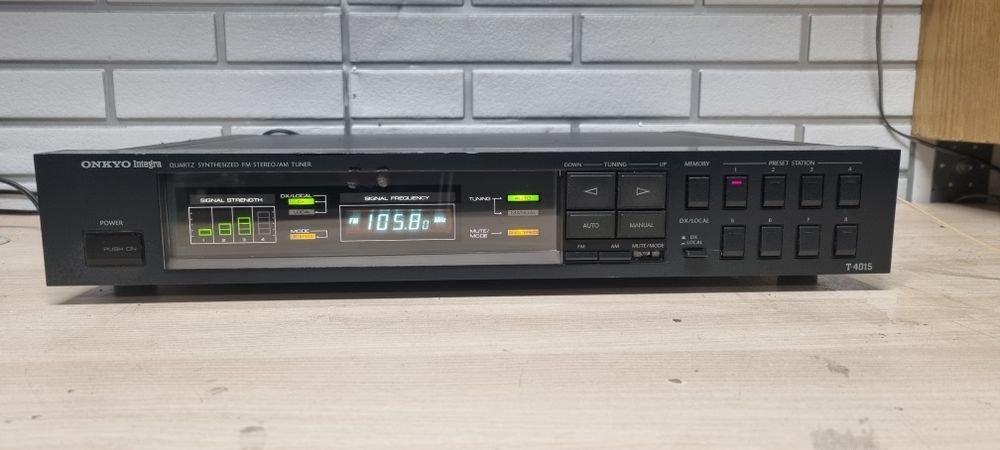 Tuner radiowy ONKYO T-4015 Integra.  Japan