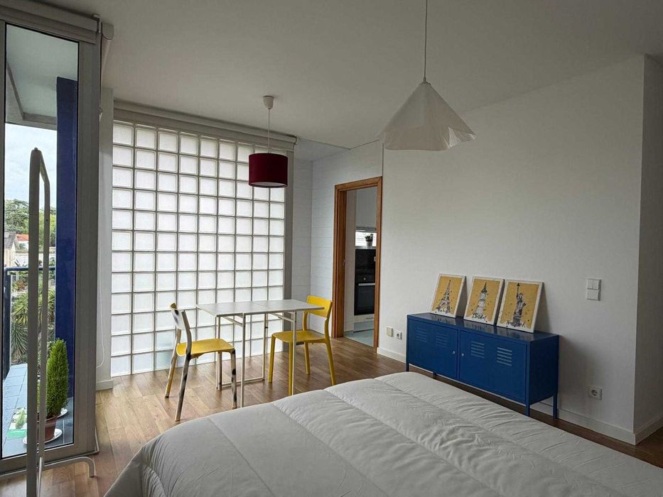 Apartamento T0 Mobilado e com varanda, Condominio Privado