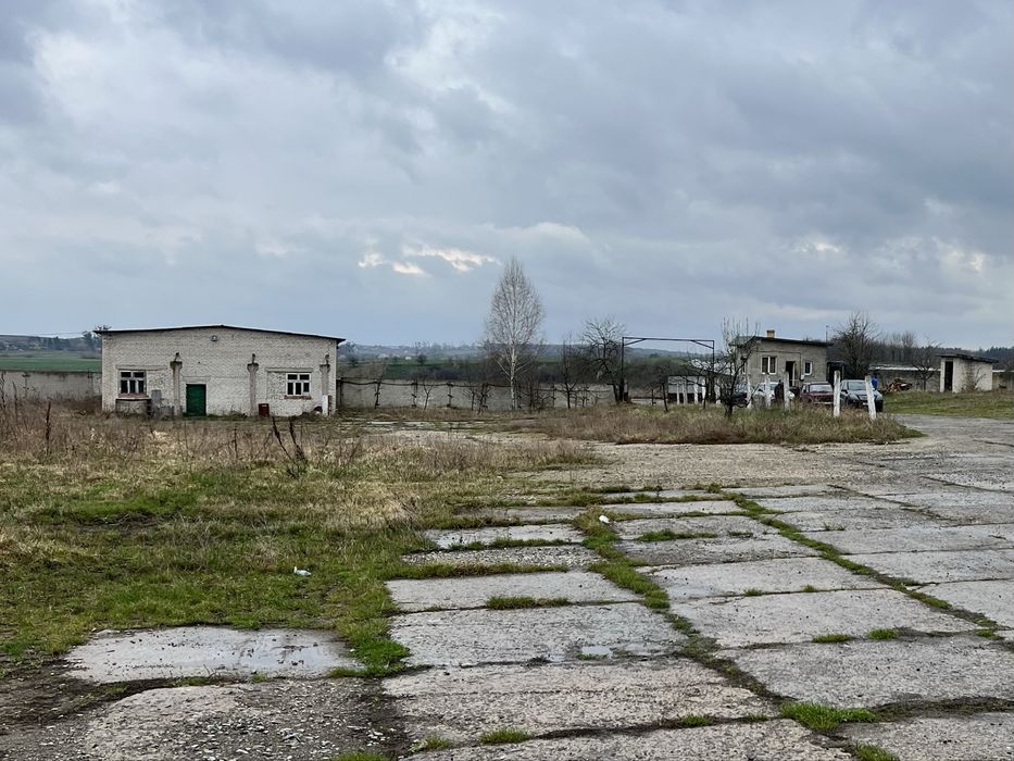 Продаж або аренда промислової території з будівлями 2573,50м2 2,5 га