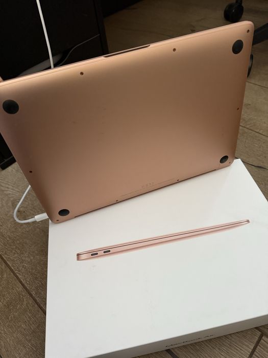 MacBook Air M1, 8 CPU/8 GPU 13