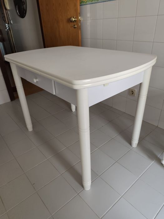 Mesa cozinha e 4 cadeiras