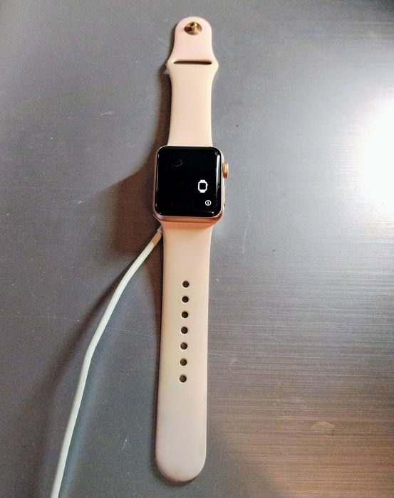 APPLE Watch 3 GPS 38mm złoty