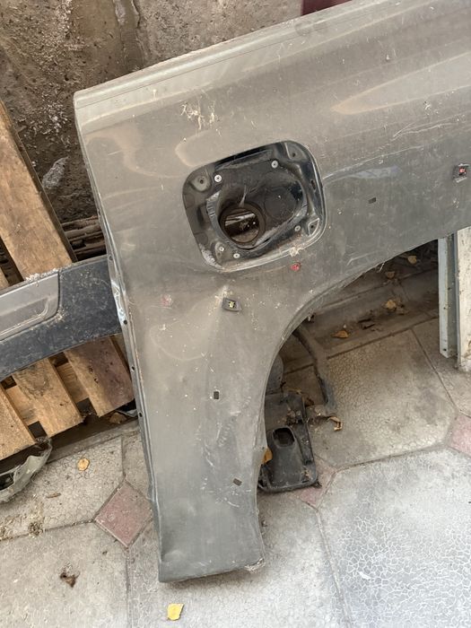 Продам заднее левое крыло  Toyota hilux