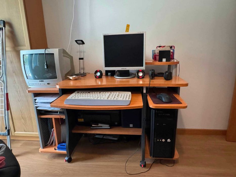 Mesa e computador