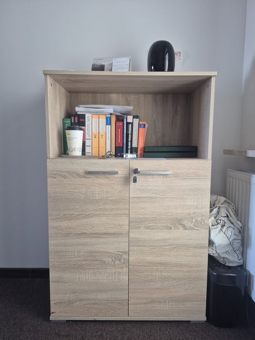 Komplet mebli biurowych