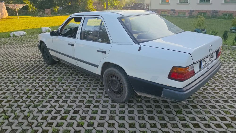 Mercedes-Benz W124 (1984-1993) Mercedes W124 klasyk do poprawek,