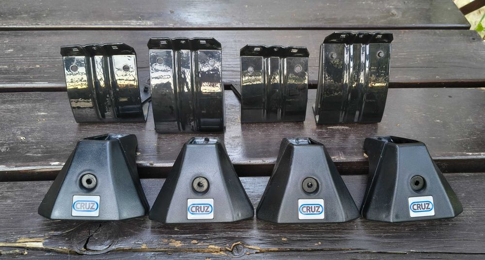 Bagażnik dachowy CRUZ + 4 uchwyty rowerowe Aguri Acuda II/III (Citroen C4 Picasso)