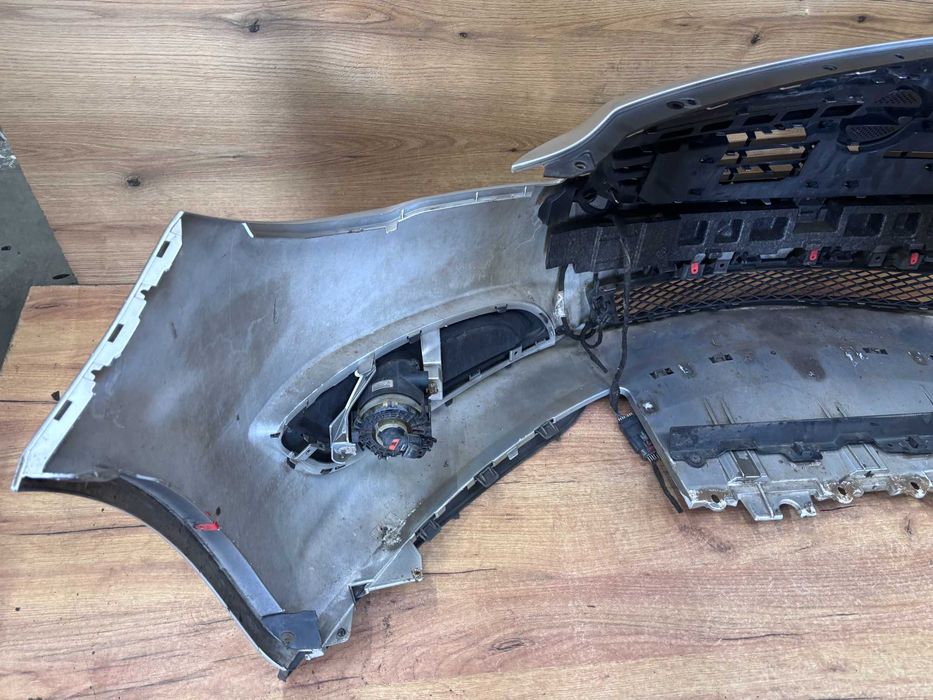 Zderzak przedni Opel Insignia lift