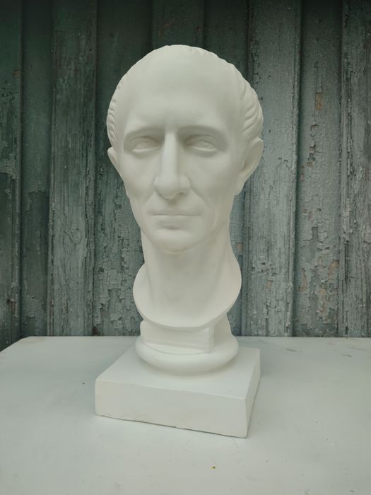 Голова Юлия Цезаря гипсовая скульптура