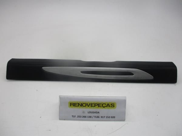Rodapé / soleira porta frente direita CITROËN DS3
