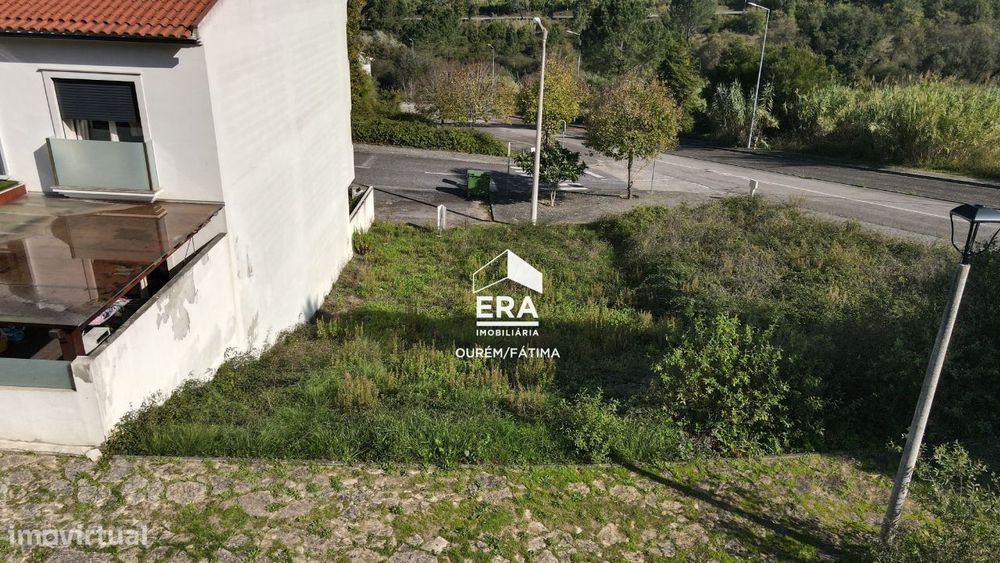 Lote de terreno localizado em Leiria