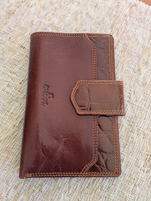 Carteira em pele