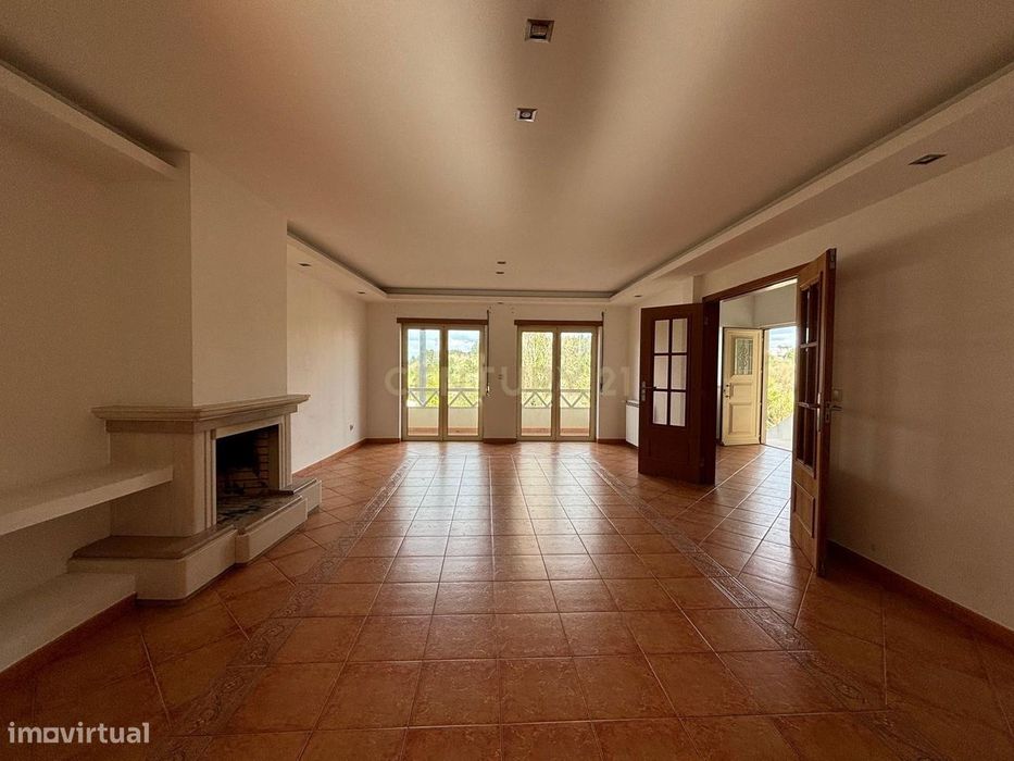 Moradia T4 na Urbanização Quinta do Rei - Leiria
