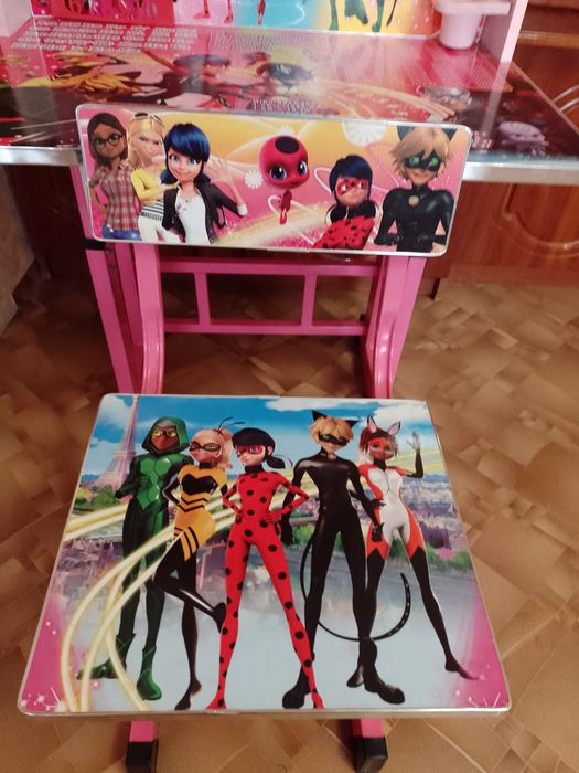 Дитяча парта зі стільцем для віку дитини до 6 років