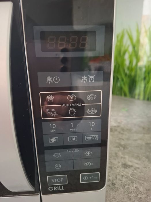 Sharp R642INW Kuchenka mikrofalowa z grillem