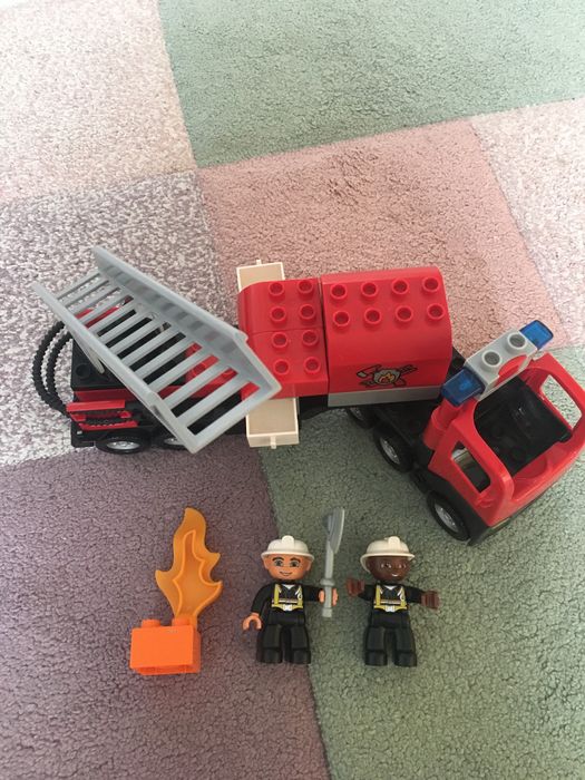 Lego duplo 4977 Straż pożarna Wóz strażacki