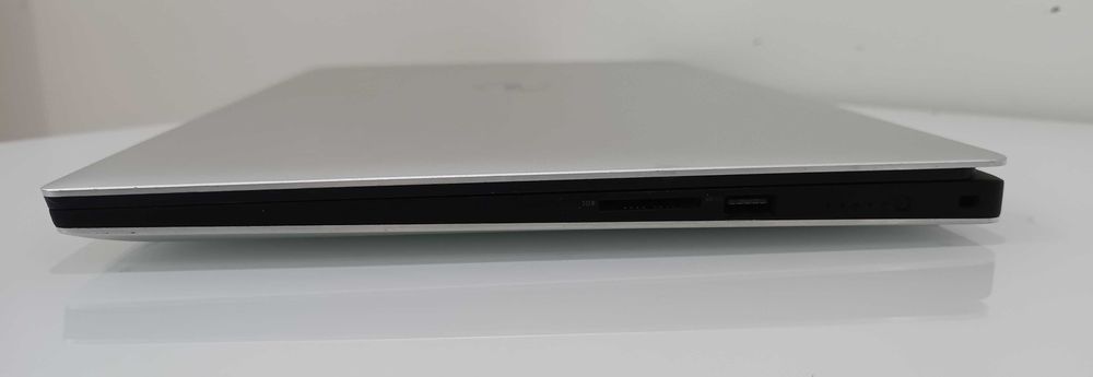 Dell Precision 15 5540 - Ecrã 15.6 FHD - Core i5 - Gráfica Dedicada - 16GB RAM - SSD+HDD
