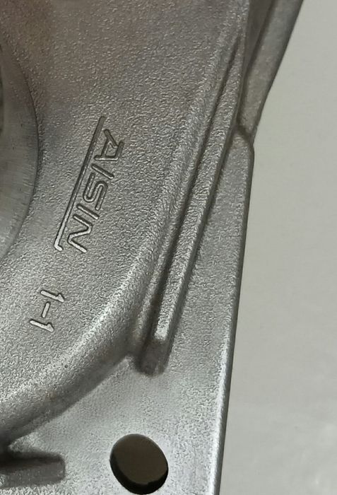 Водяной насос Aisin WE-RE05 идеал  помпа япония оригинал