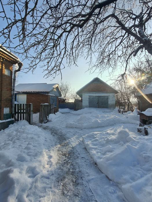 Продам будинок з земельною ділянкою 0.74га