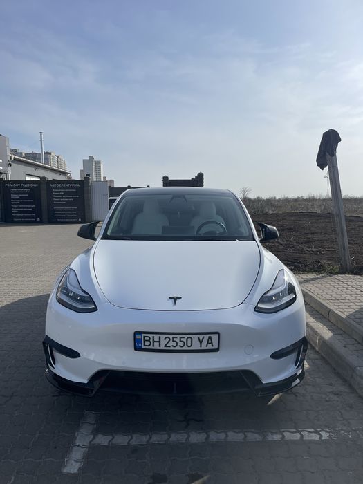 Tesla Model Y 2021