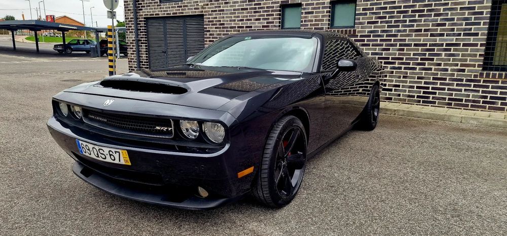 Dodge Challenger Auto SRT8