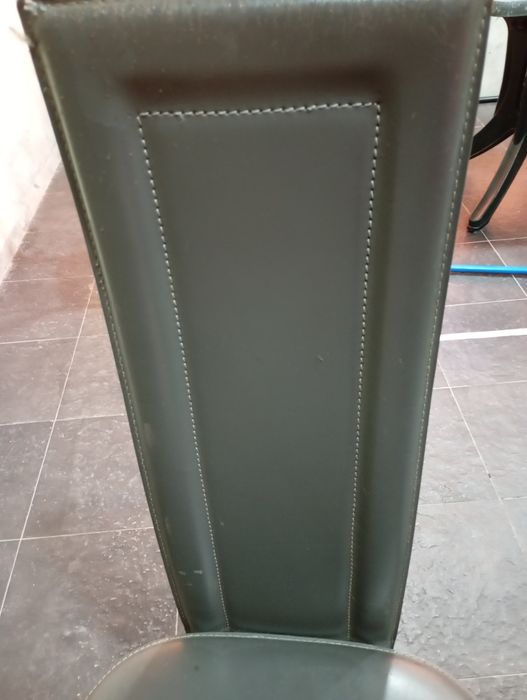 Cadeiras em cinza antracite