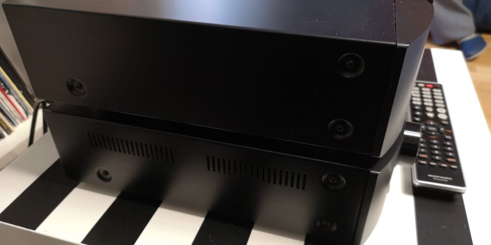 Zestaw wzmacniacz i odtwarzacz CD Marantz  SR5023  CD5004 z pilotem