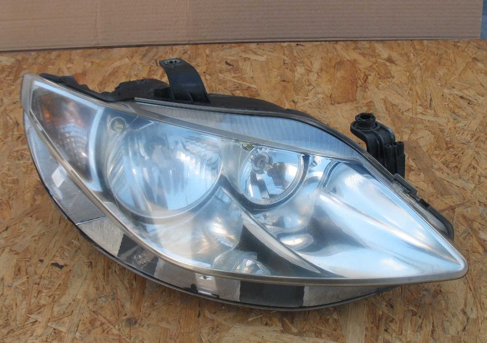 Seat Ibiza 4 IV 6J Lampa Prawa przód oryginał EU 08-12r