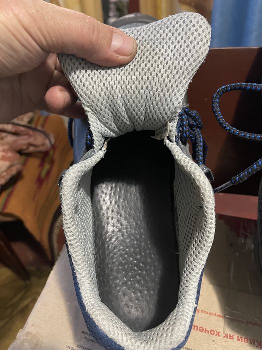 Взуття шкіряне кросівки міцні