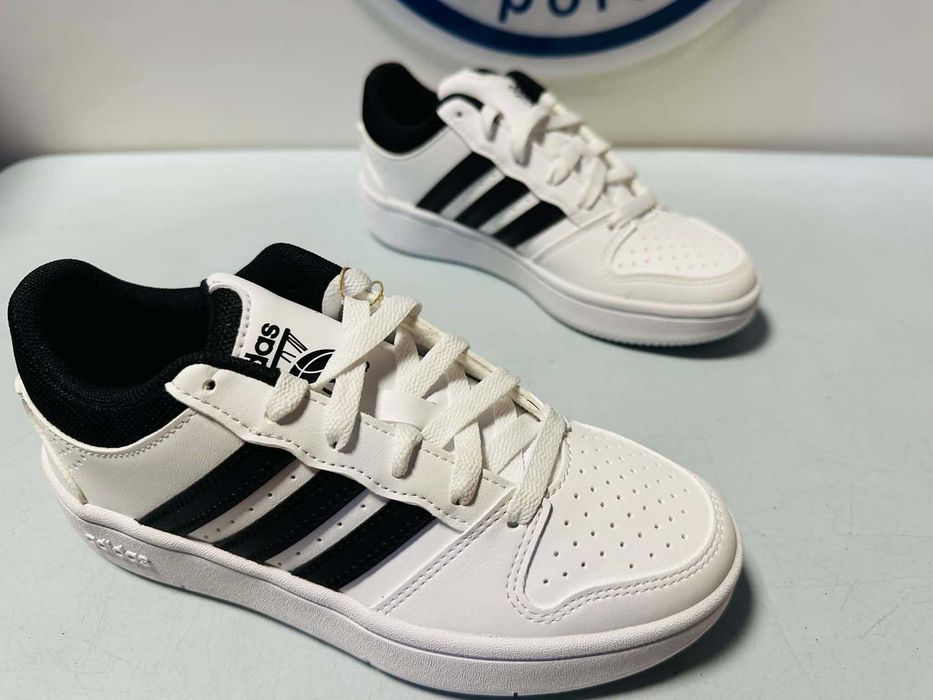 Adidas Hoops Classic  37 - 40     KI1073