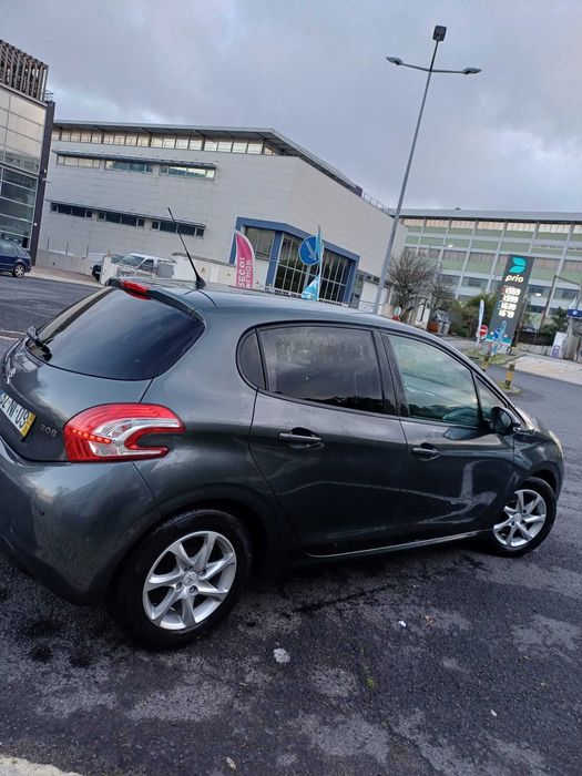 Peugeot 208 gasolina