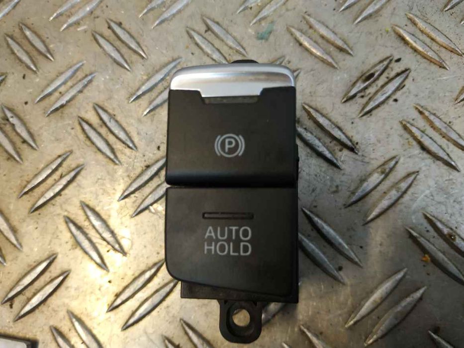 Mazda CX5 16- кнопка ручника  EL9504 KD2W66EP0