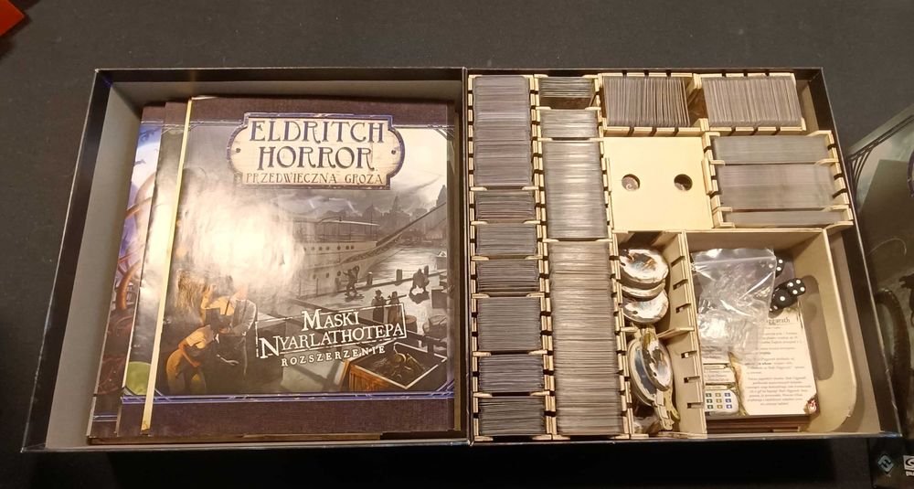 Eldritch Horror - komplet + drewniane inserty!