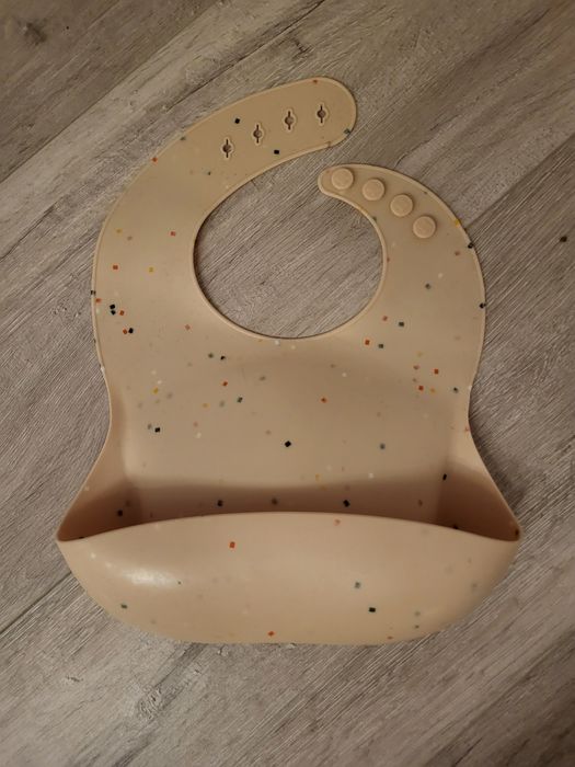 MUSHIE śliniak Stan idealny confetti