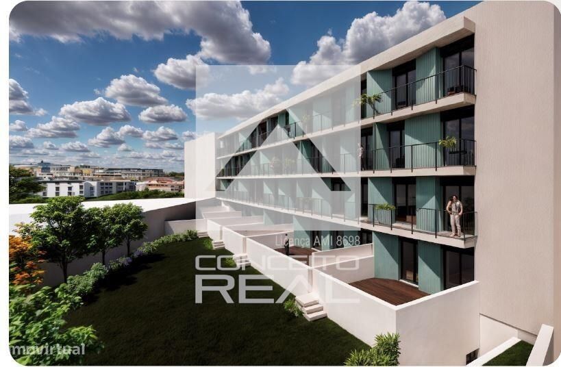 Apartamento T0 + varanda + lug. de garagem (Costa Cabral)