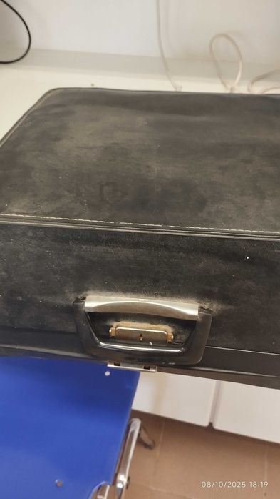 Maquina de escrever Olympia com mala