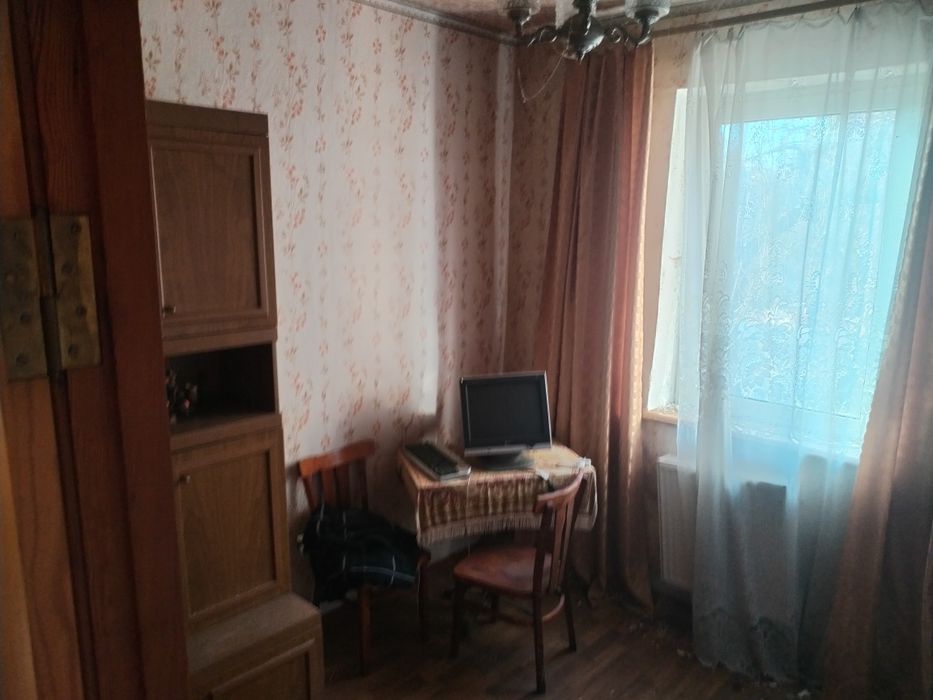 Продається будинок неподалік від центру міста