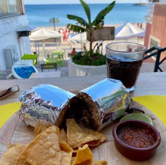 Restaurante Pronto a Funcionar à Beira-Mar — “Tacos Pexito” (Sesimbra)