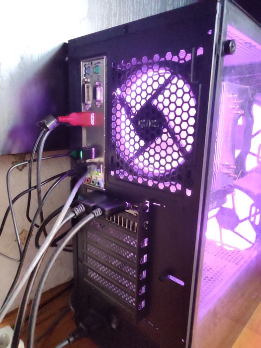 Игровой ПК: Intel Core i7 9700F, NVIDIA GeForce RTX 3060