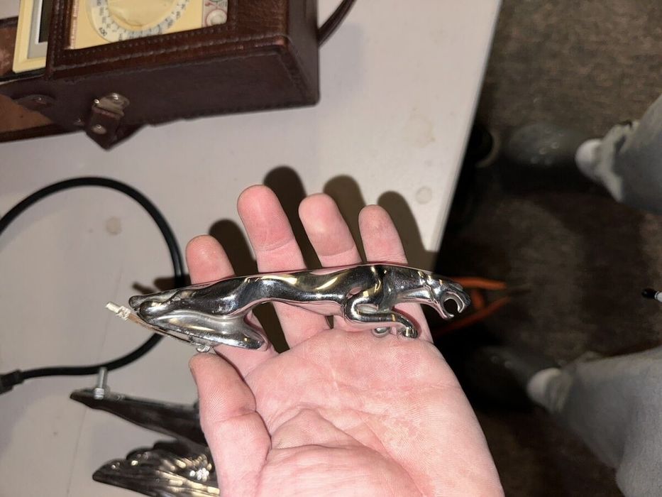 Статуетка Jaguar