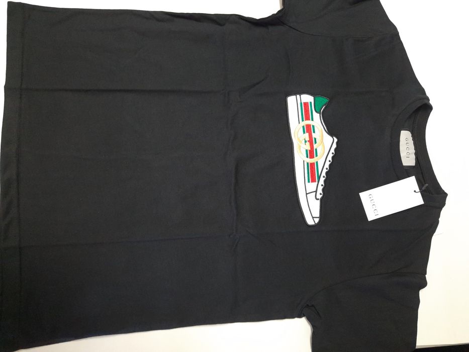 T-shirt armani , gucci , givenchy,the north face , etc..