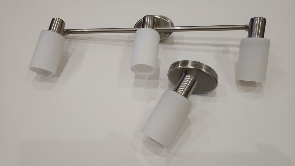 Conjunto de focus de tecto usados