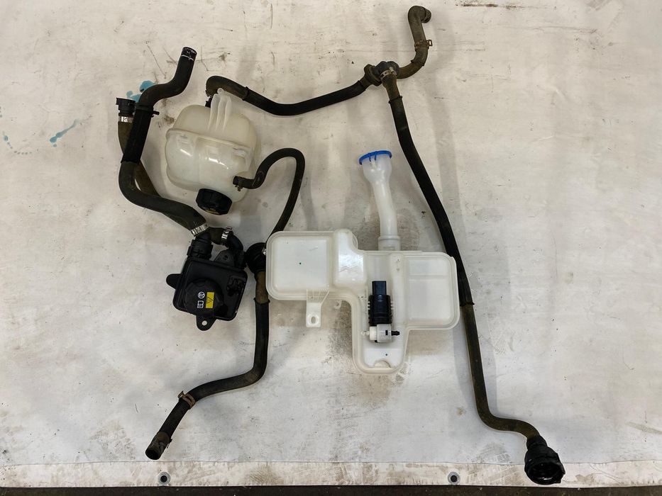 Продам розширювальний бачок охолодження BMW i3 (2014–2021)