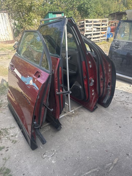 Двери Chevrolet Blazer 2019-21гг цена за штуку. Голая дверь.