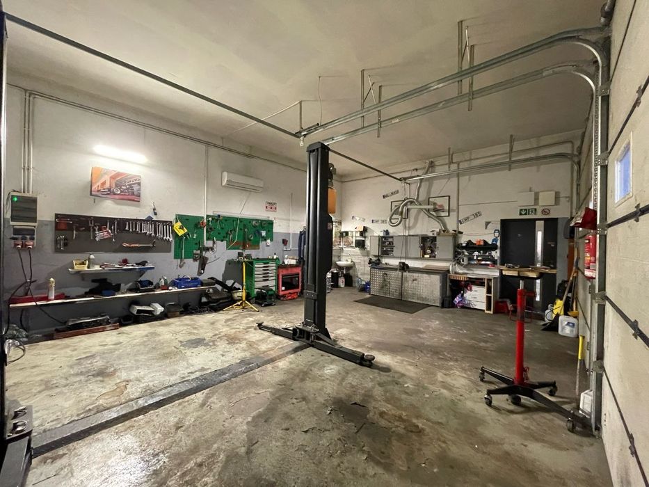 Wynajmę dom z garażem