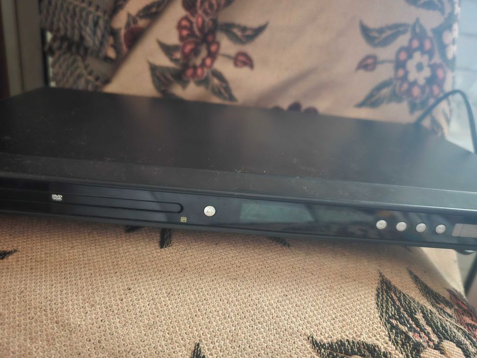 34dvd's e leitor de dvd's.